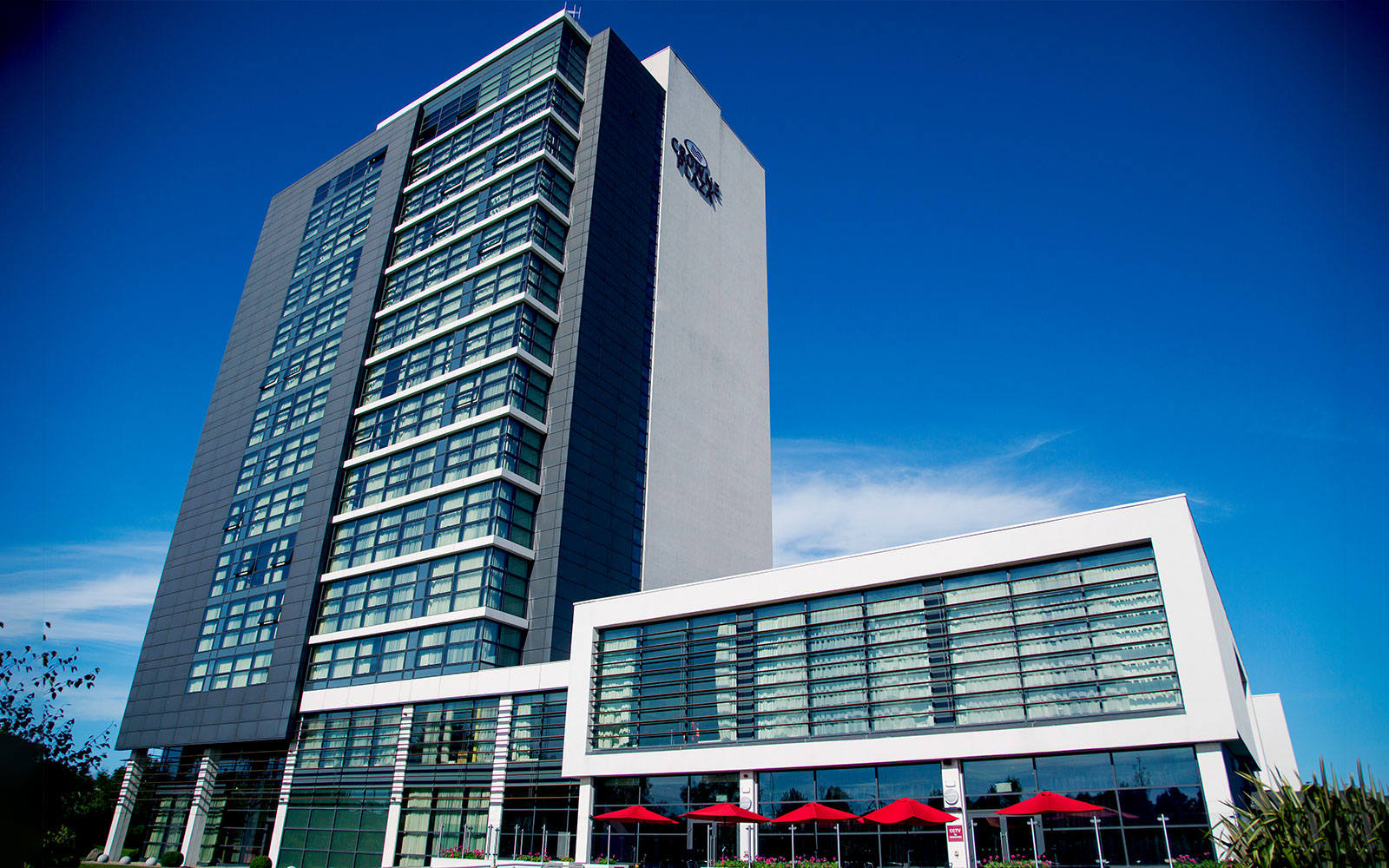 Exterior of Crowne Plaza Dundalk in daylight 
